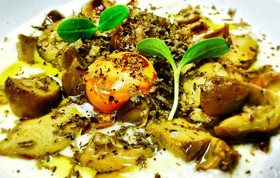 Boletus parmentier de patata yema de huevo y trufa