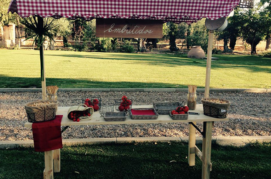 Mesa de catering embutidos